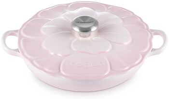 Le Creuset 'Petal Relief’ Shallow Casserole 26cm in Shell Pink