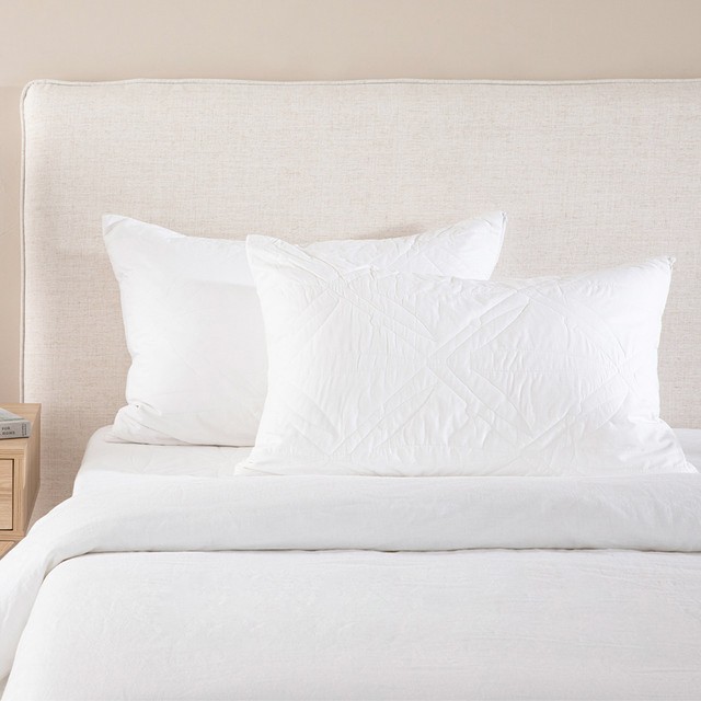 Eco Living Bamboo Pillow Protector by Hilton