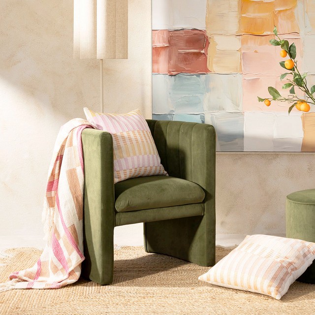 Bentley Velvet Chair by M.U.S.E.