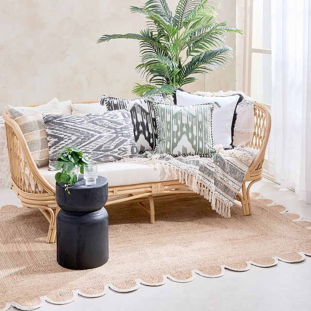 Aria Scalloped Jute Rug by Habitat