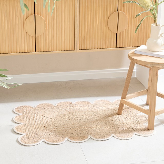 Aria Scalloped Natural/White Jute Indoor Mat by Habitat