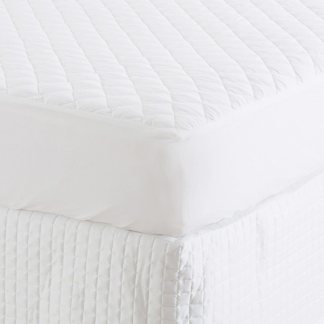 Comfort Science So Soft Mattress Protector by Hilton