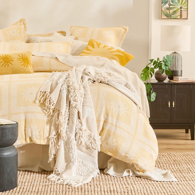 Daliah Cotton Tufted Throw by M.U.S.E.