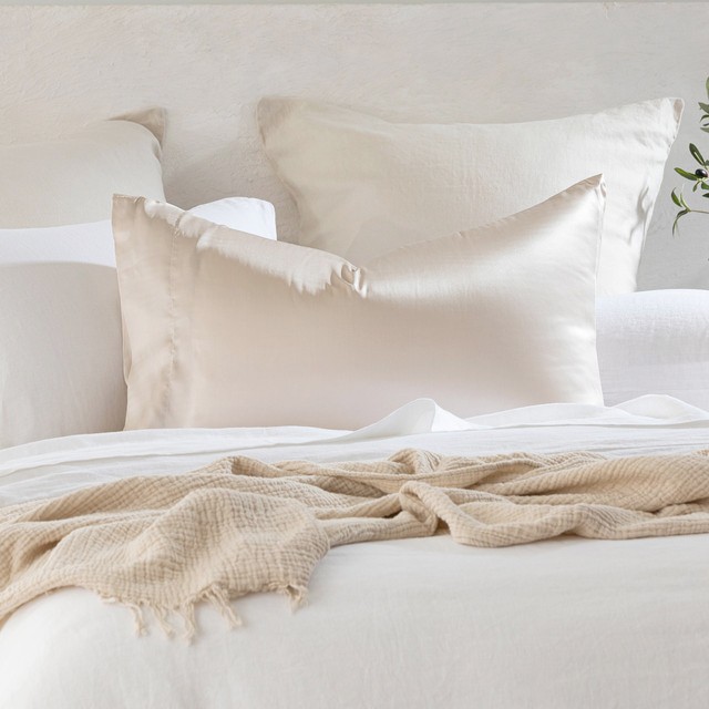 Natural Mulberry Silk Plain Pillowcase by M.U.S.E.