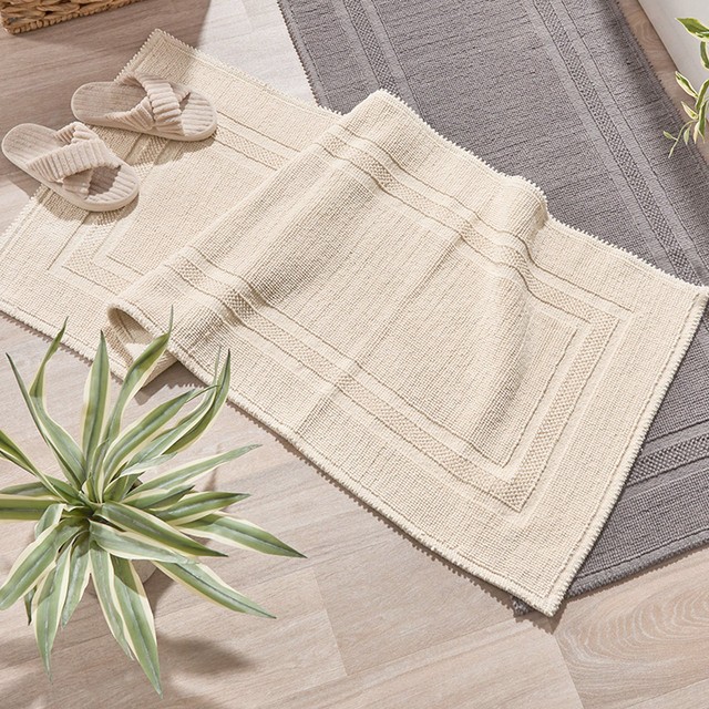 Liam Woven Bath Runner by M.U.S.E.