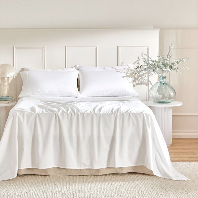 500 Thread Count Cotton Sateen Sheet Set by Hilton