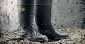 Blundstone-025-Waterproof-Safety-Gumboots on sale