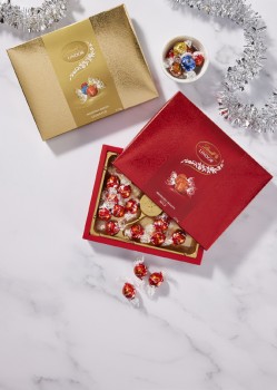 Lindt Lindor Chocolate Gift Box 235g