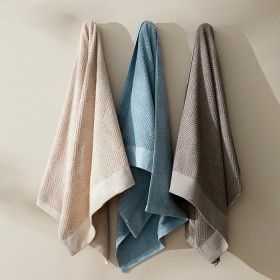 Kinsley-Bath-Towel on sale