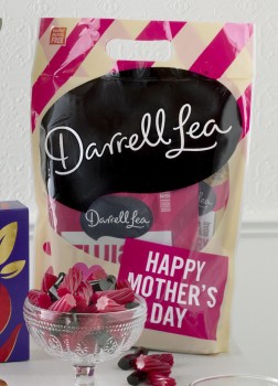 Darrell-Lea-Mothers-Day-Gift-Bag-900g on sale