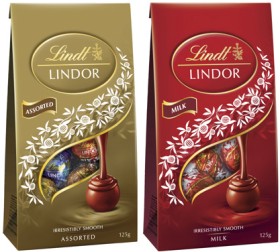 Lindt-Lindor-Bags-121g-125g on sale