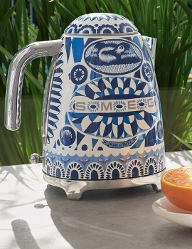 Smeg+X+Dolce%26amp%3BGabbana+%26lsquo%3BBlu+Mediterraneo%26rsquo%3B+%26rsquo%3B50s+Style+1.7L+Kettle