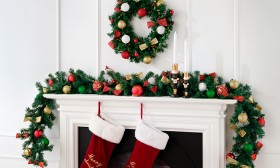 Jolly+%26amp%3B+Joy+DIY+Wreath+%26amp%3B+Garland