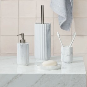 Doric+Bathroom+Accessories