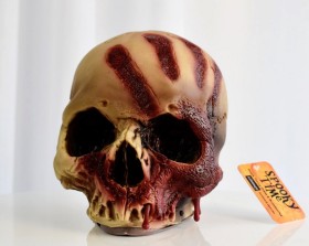 Skull+with+Bloody+Handprint+15cm+Ea