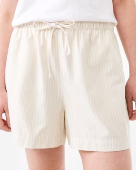 Tie-Waist-Shorts on sale