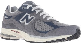 New+Balance+%26lsquo%3B2002R%26rsquo%3B+Sneakers