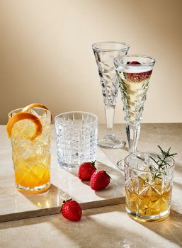 Maxwell+%26amp%3B+Williams+Manhattan+Glassware