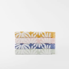 Daisy-Towel on sale