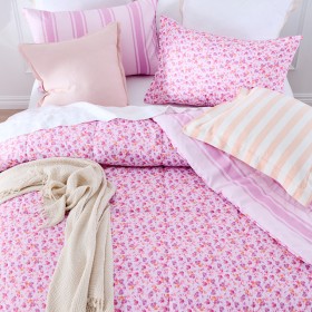 Daphne+Reversible+Comforter+Set+by+Essentials