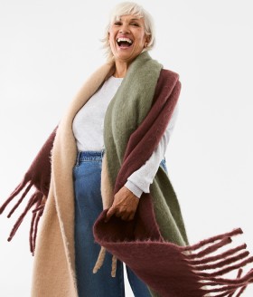 Fluffy-Scarf on sale
