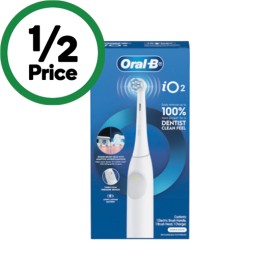 Oral-B+iO2+White+Electric+Toothbrush