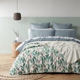 Flowering+Gum+Blanket