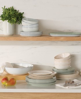 Hottie+Bobbie+Dinnerware