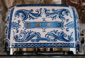 SMEG-50s-Style-Dolce-Gabbana-Blu-Mediterraneo-Toaster on sale
