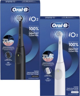 Oral+B+iO2+Electric+Toothbrush+White+or+Black+1+Pack
