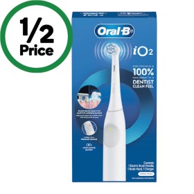 Oral-B+iO2+Electric+Toothbrush+Set
