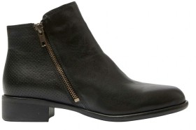 Wide-Steps-Lorenzo on sale