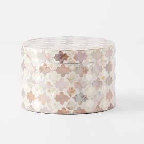 Nyra-Round-Box on sale