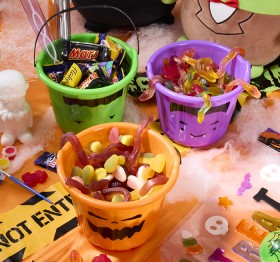 Halloween-Pail on sale