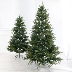 Noel+Christmas+Tree+by+Pillow+Talk