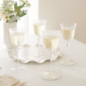 Everley+Wine+Glass+Set+of+4+by+M.U.S.E.