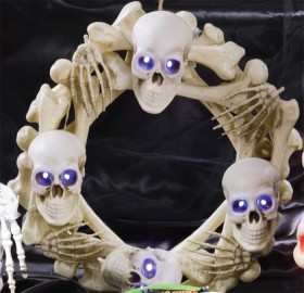 Skeleton+Wreath+with+Lights