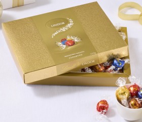 Lindt-Lindor-Gift-Box-232g-235g on sale