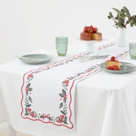 Traditional+Holly+Table+Runner