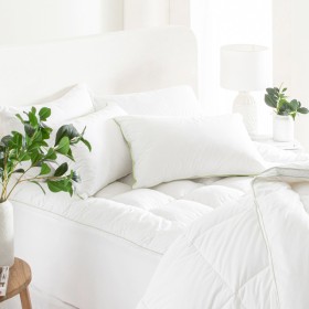 Hypoallergenic+1000gsm+Mattress+Topper+by+Greenfirst