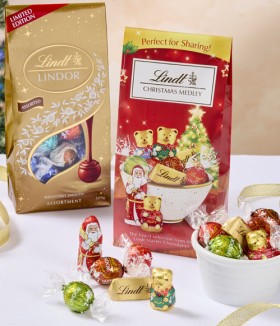 Lindt+Christmas+Medley+Bag+288g+or+Lindor+Limited+Edition+Pouch+309g