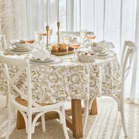 Christmas+Wonderland+Table+Cloth+by+Pillow+Talk