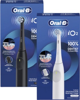 Oral+B+iO2+Electric+Toothbrush+White+or+Black+1+Pack