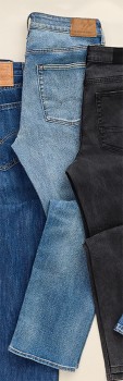 American-Eagle-Original-Straight-Jeans on sale