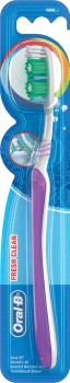Oral-B-Toothbrush-Fresh-Clean-Medium on sale