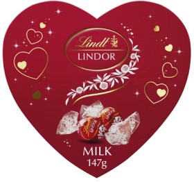 Lindt-Lindor-Milk-Chocolate-Heart-Box-147g on sale