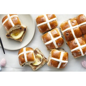 Woolworths-Hot-Cross-Bun-Varieties-Pk-6-9 on sale