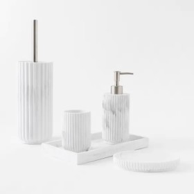 Doric+Bathroom+Accessories