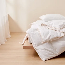 Luxury-Goose-Quilt on sale