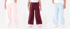 Wide-Leg-Trackpants on sale